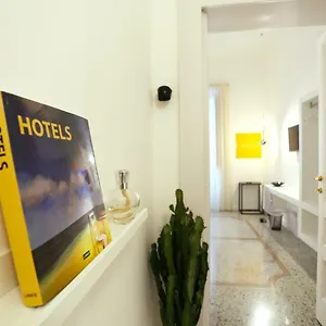 https://re-ruggero-rooms.taorminaitalyhotels.com